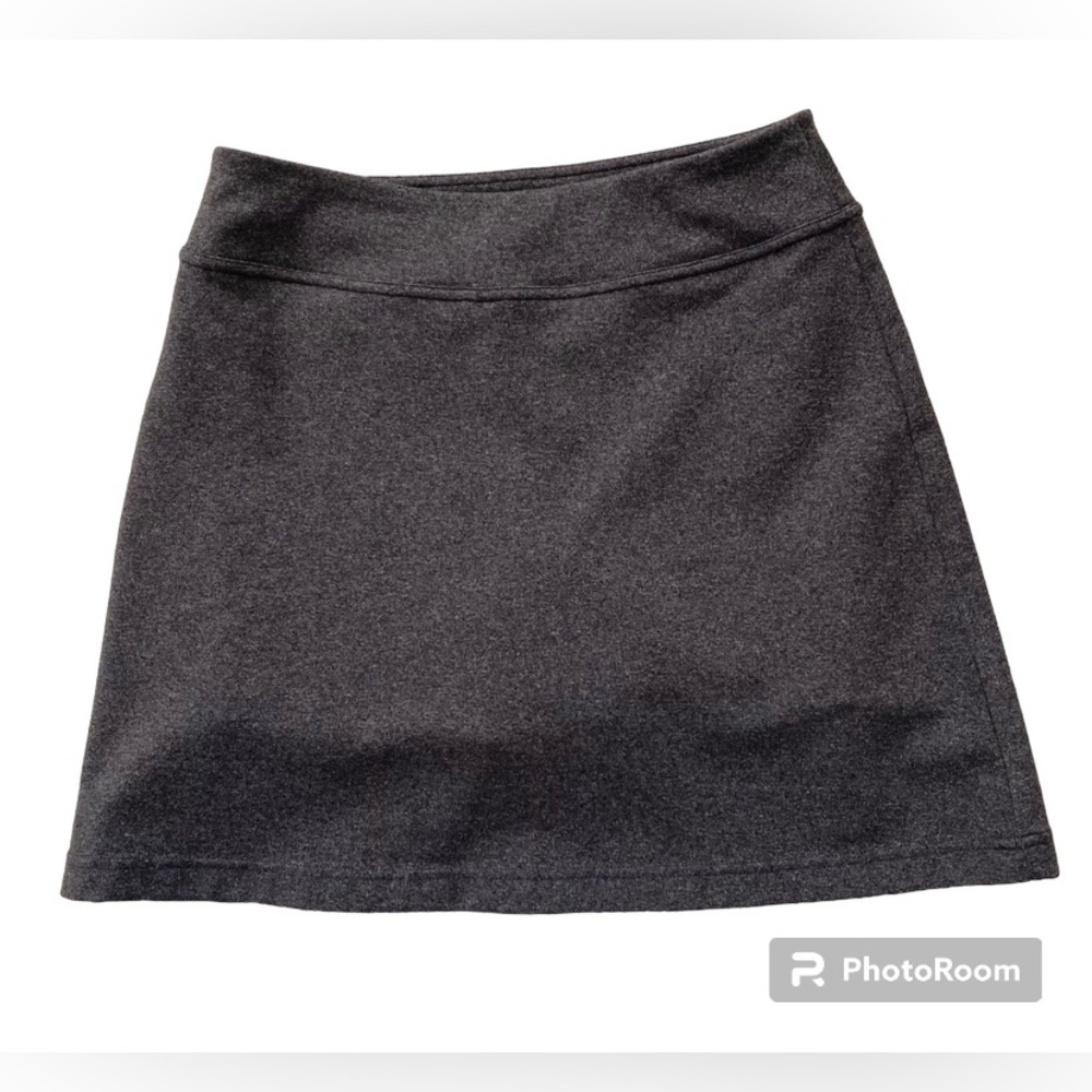 Athleta Gray Athletic Skirt With Built In Shorts And Side Zip Pocket Siz…